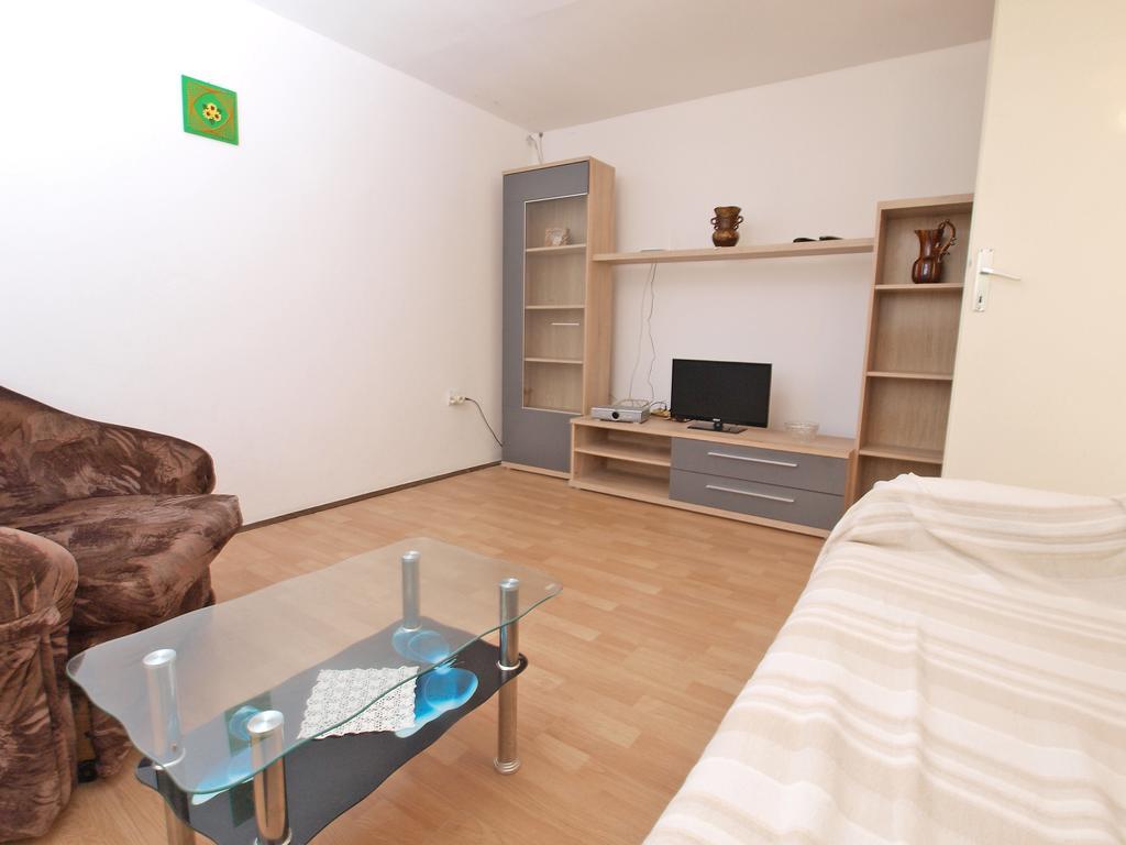 Apartments Ivanka 1056 Pula Bagian luar foto