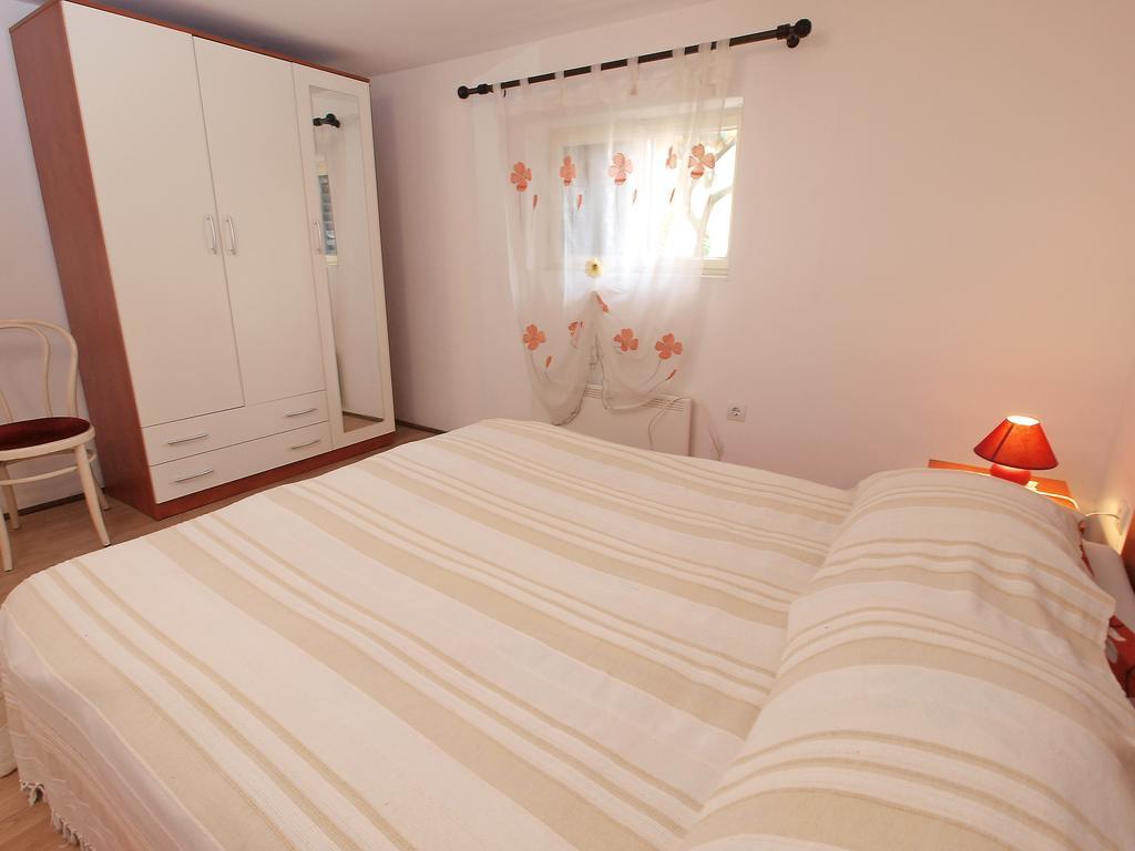 Apartments Ivanka 1056 Pula Bagian luar foto