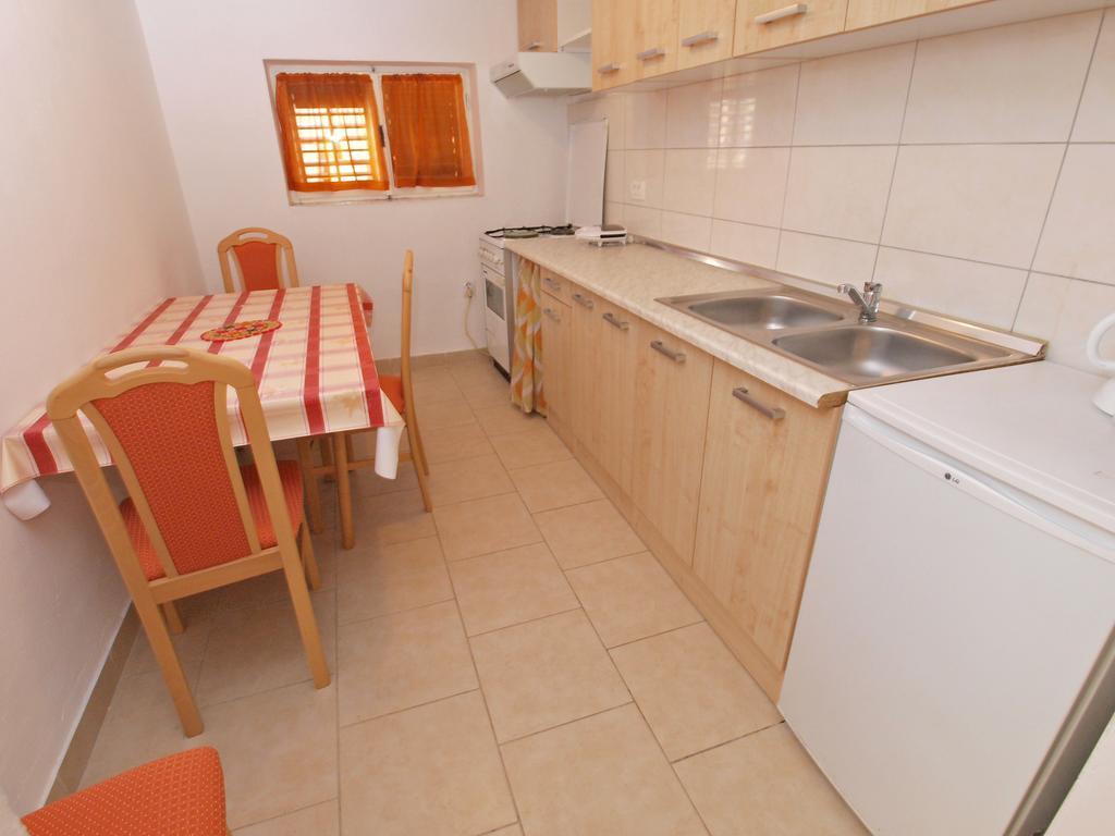 Apartments Ivanka 1056 Pula Bagian luar foto