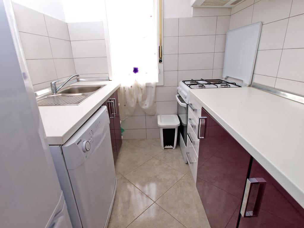 Apartments Ivanka 1056 Pula Bagian luar foto