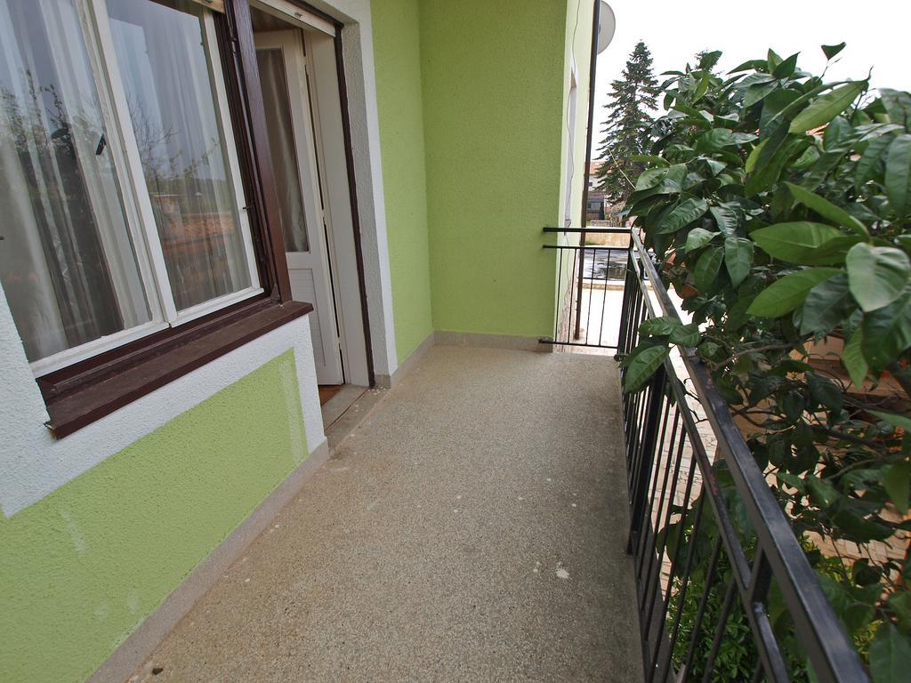 Apartments Ivanka 1056 Pula Bagian luar foto