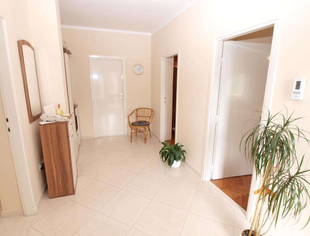 Apartments Ivanka 1056 Pula Bagian luar foto