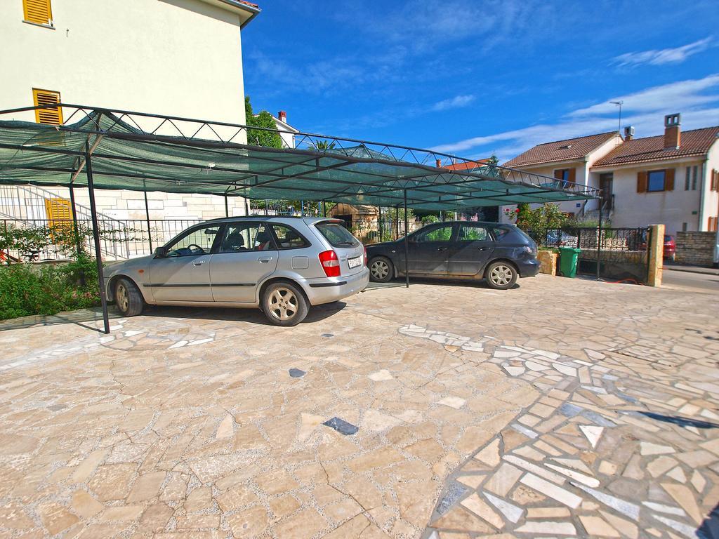 Apartments Ivanka 1056 Pula Bagian luar foto