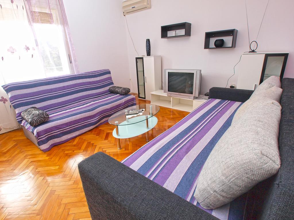 Apartments Ivanka 1056 Pula Bagian luar foto