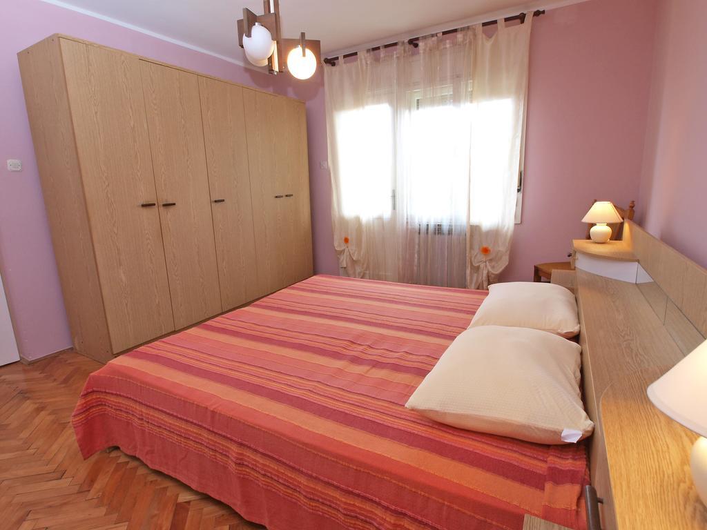 Apartments Ivanka 1056 Pula Bagian luar foto